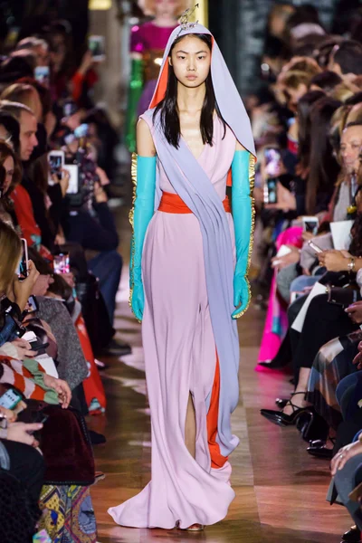Look 18